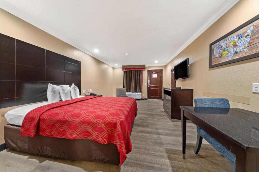 Queen Room - Non-Smoking interior